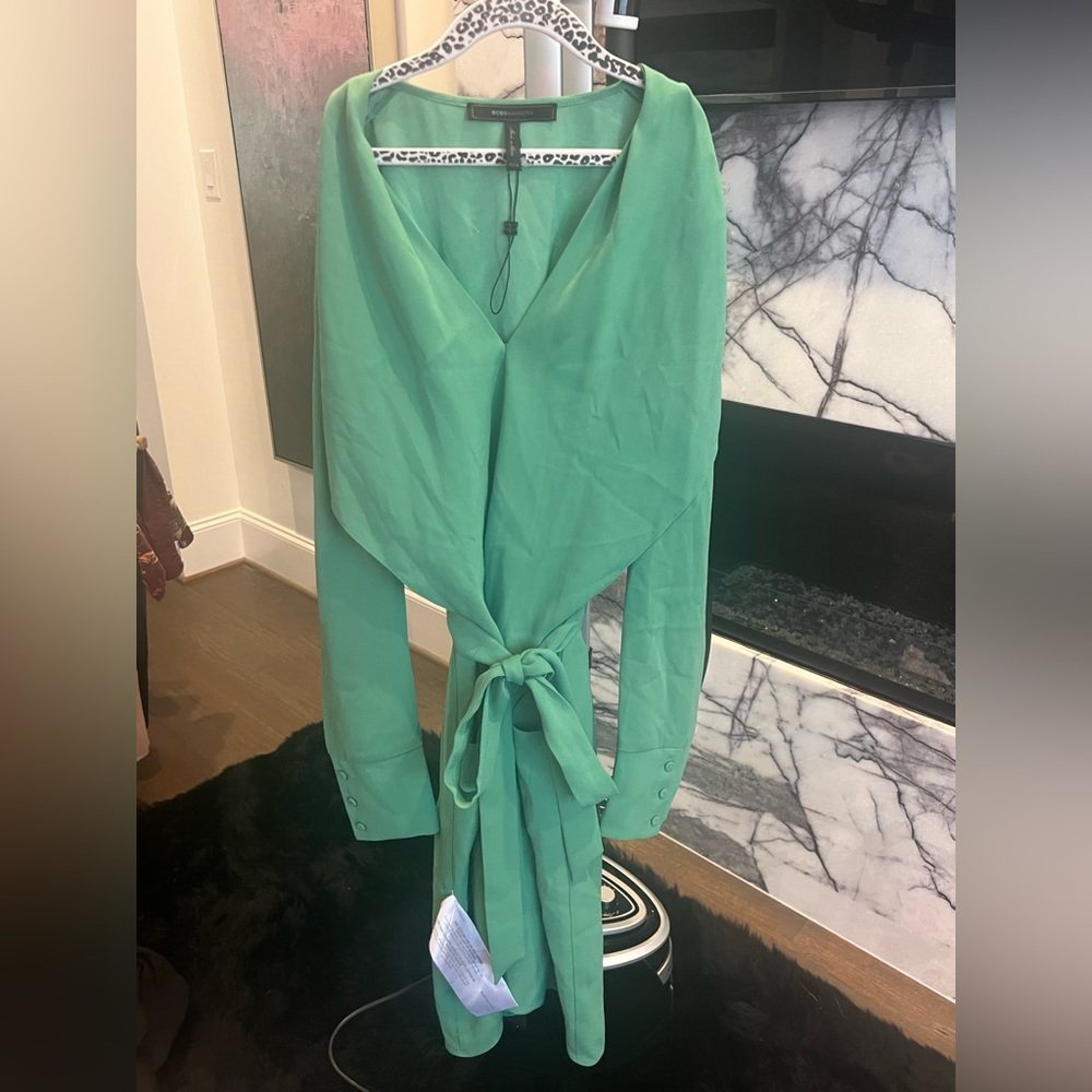 Bcbg green dress with belt never worn